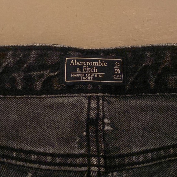 A&F distressed black denim shorts - Picture 3 of 3